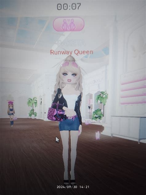 dress to impress mcbling y2k outfit idea | Dress to impress, Y2k outfit