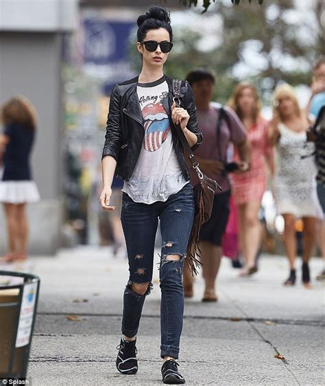 Krysten Dons Black Biker Jacket And Ripped Jeans As She Takes A Summer Stroll In Nyc Daily