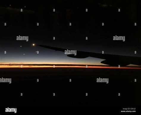 Plane window view night hi-res stock photography and images - Alamy