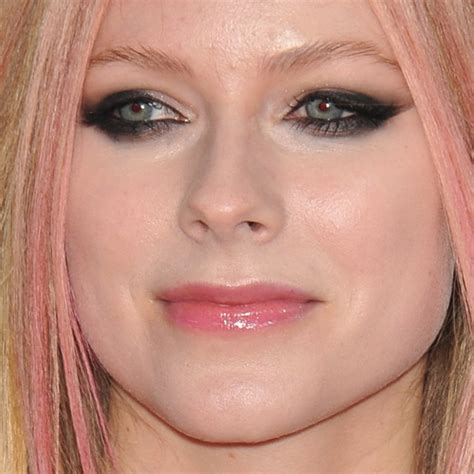 Avril Lavigne Makeup Black Eyeshadow Eyeshadow And Pink Lip Gloss