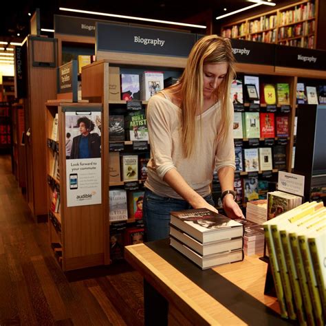 Amazon opening its first real bookstore — at U-Village | The Seattle Times