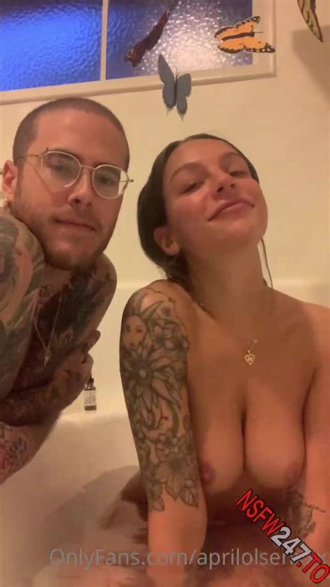 Watch Free April Olsen Playing Around In The Bath Xxx Onlyfans Porn