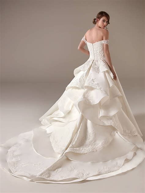 Svatebn Aty Atelier Pronovias Nancy Nuance Svatebn D M Plze Praha