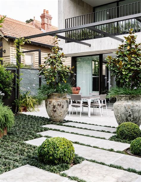 A Melbourne Apartments Lacklustre Garden Turned Sea Of Green