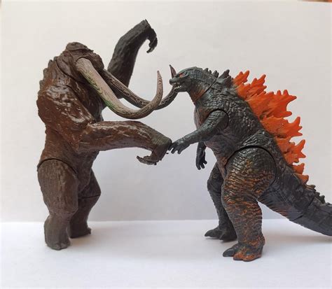 Y-MSF Godzilla KOTM Behemoth Figure, 46% OFF