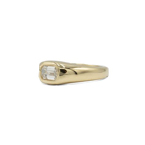 14y 57ct Emerald Cut Diamond Signet Ring