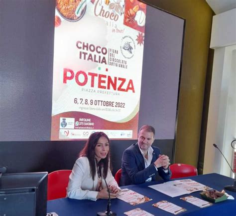 Rosmarinonews It Choco Italia Riparte Con La Fabbrica Itinerante Del