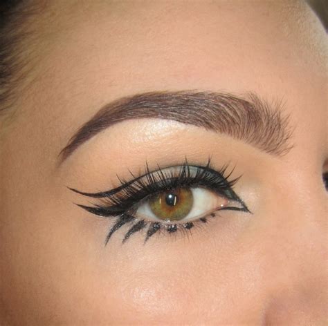 Creative graphic liner · How To Create A Graphic Liner Look · Beauty on Cut Out + Keep