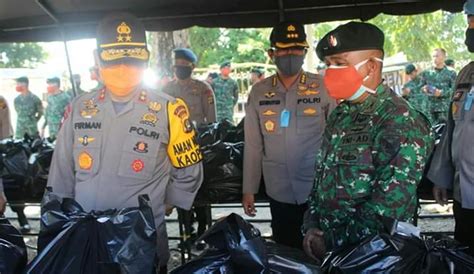 TNI Polri Bagikan 1000 Nasi Kotak Untuk Masyarakat Jambi Bicara Apa