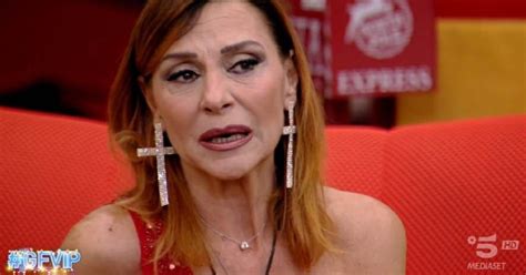 Patrizia Rossetti Dramma In Diretta In Tutto Il Corpo Lascia Il Gf