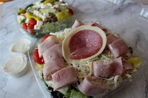 Salads Near Me Bursting With Fresh, Delicious Flavor