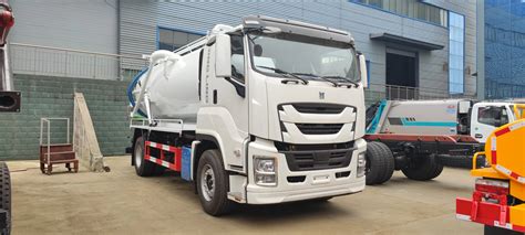 Iisuzu Giga Hino 700 6X4 Sewage Suction Truck 16liter Suction Sewage