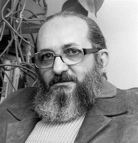 Paulo Freire Quem É - Paulo Freire: a contribuicao brasileira para tornar o mundo pior do que ...