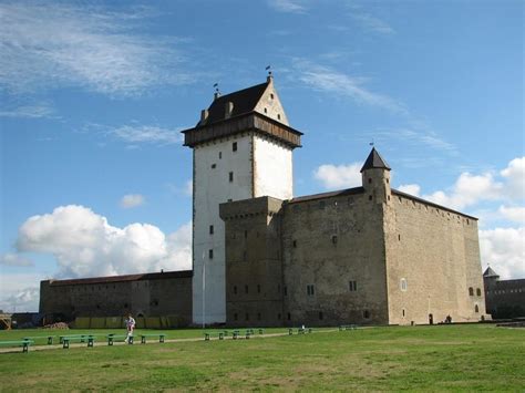 Narva Castle & Museum | Sightseeing | Narva