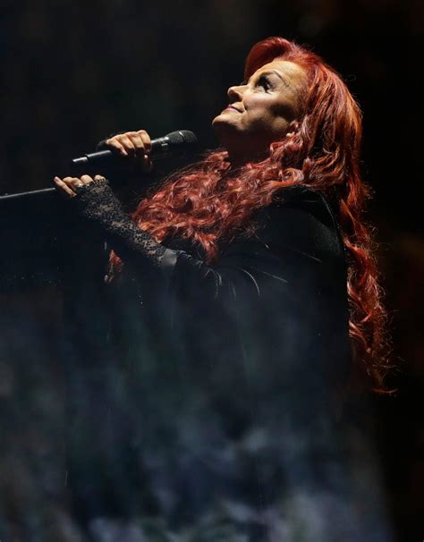 I Can T Believe She S Not Here Wynonna Judd Delivers Triumphant