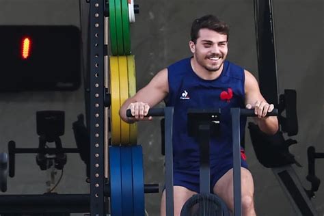 XV de France les images d Antoine Dupont de retour à l entraînement