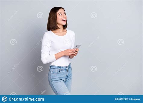 Photo Of Impressed Bob Hairstyle Millennial Lady Hold Telephone Look