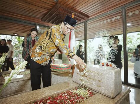 Mahfud Md Ziarah Ke Makam Bung Hatta