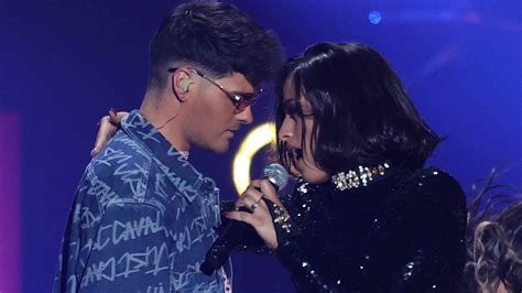 Chanel y Abraham Mateo clavaítos así suena lo nuevo de la mami