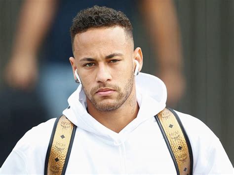 Neymar Au Cœur Dun Scandale Sexuel La Star Accusée Davoir Forcé Une