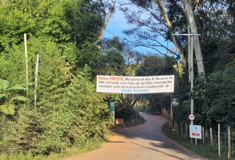 Moradores De Casa Branca Cobram Melhorias Em Rua Do Bairro