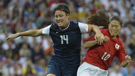 Abby Wambach Breaks Mia Hamms Career Goals Record