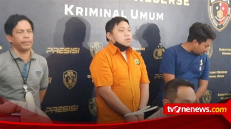 VIRAL Aksi Koboi Jalanan Sok Jago Tenteng Pistol Di Exit Tol Tomang