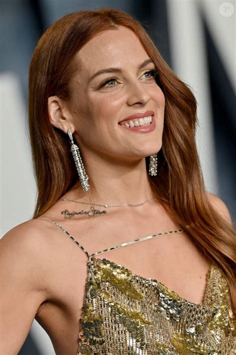 Photo Riley Keough Au Photocall De La Soir E Vanity Fair Lors De La