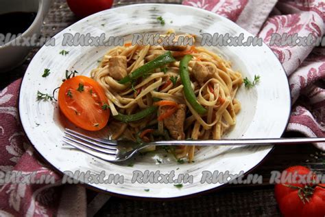 Пшеничная лапша с курицей и овощами: 12 фото в рецепте