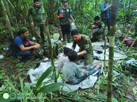 Milagre Crianças são achadas vivas na selva 40 dias após queda de