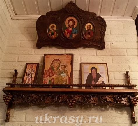 Полка под иконы "Виноградная лоза"