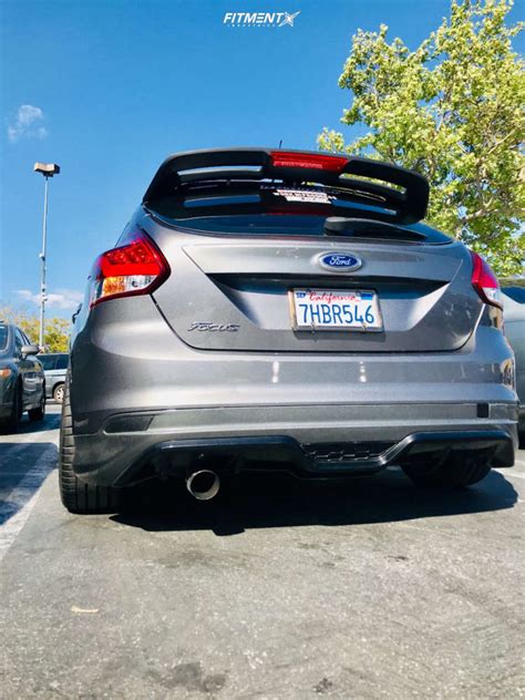 Ford Focus Se With X Rotiform Ccv And Michelin X On