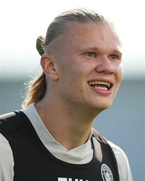 Erling Haaland | Football players, Hubby, Football