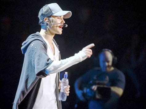 Justin Bieber abandona show após cantar apenas uma música na Noruega