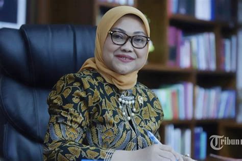 Menaker Ida Fauziah Kabarkan Berita Gembira Subsidi Gaji Karyawan