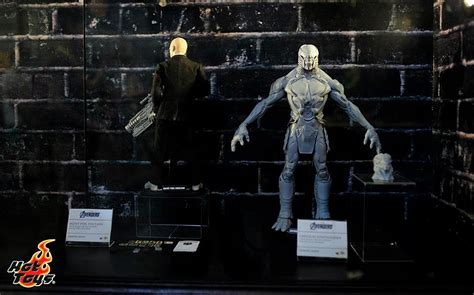 Hot Toys Releases New Images Of Avengers Hulk Dark Knight Rises Catwoman And More