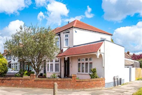 Hedge Lane Palmers Green London N13 3 Bedroom End Terrace House For