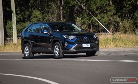 2019 Toyota RAV4 GX Hybrid-handling – PerformanceDrive