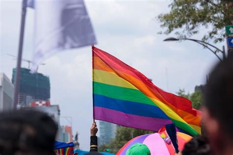 Bandera Del Arco Iris En El Desfile Gay Anual En La Ciudad De M Xico Foto Premium