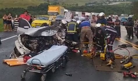 Grave Acidente Na PR 444 Bloqueia Transito E Deixa 00566268 2