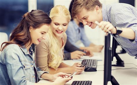 Sex Verkefni Tilnefnd Til N Sk Punarver Launa Forseta Slands Fr Ttir Ranns Knami St Slands