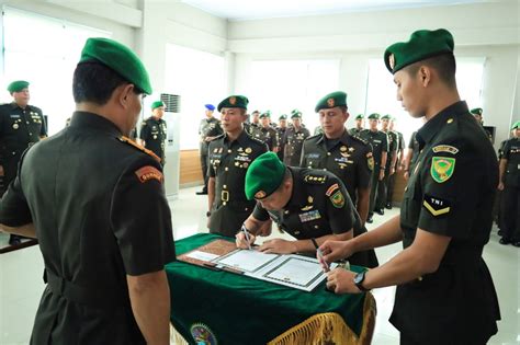 Danrem 044 Gapo Pimpin Sertijab Kasi Ren Korem Dan Penyerahan Jabatan