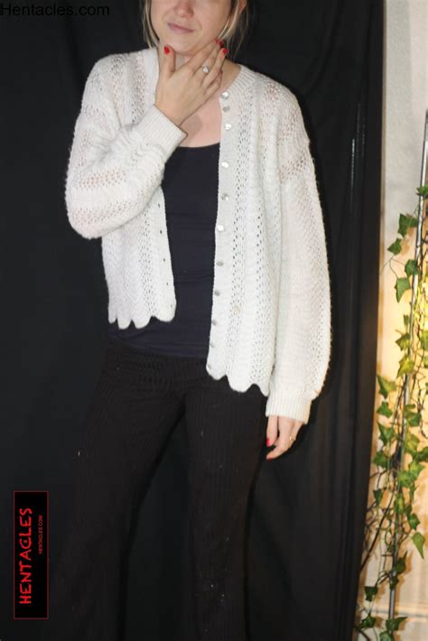 Solo Brunette Girl Stripping And Masturbating With Her Favorite Sex Toy Photos