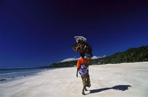 Comoros Islands: Beautiful country full of tropical beaches but with ...