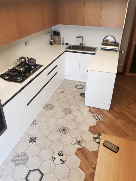 Стык ламината и плитки — способы оформления: tvin270584 — LiveJournal