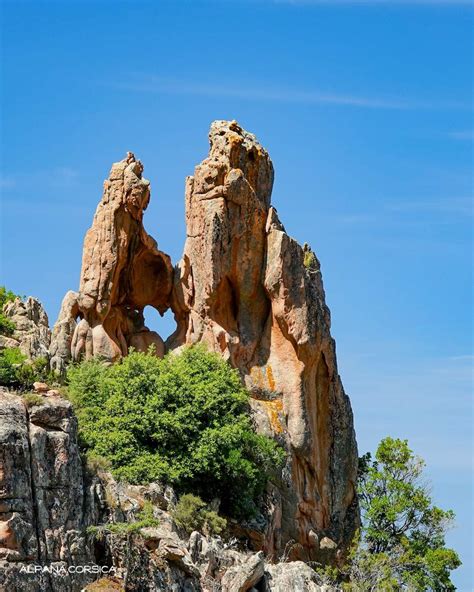 Solve Calanques De Piana Jigsaw Puzzle Online With 357 Pieces