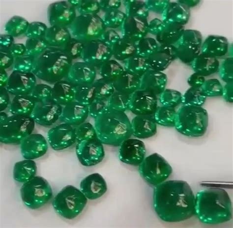 green emerald gemstone  rs carat  raigad id