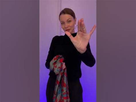 Как завязать палантин под пальто - YouTube