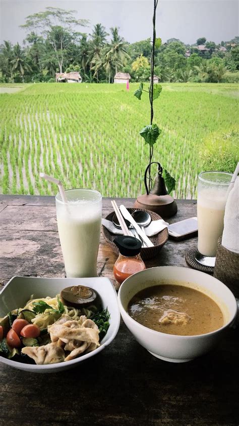 Lunch At Cafe Pomegranate Ubud Ide Makanan Makanan Dan Minuman