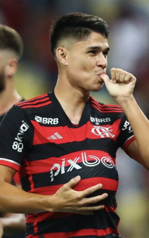 Flamengo Mostra Superioridade Convence E Bate O S O Paulo No Maracan